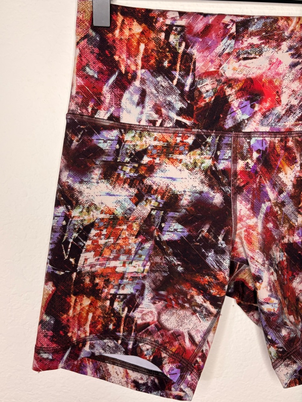 Lululemon Wunder Train High-Rise 6" Bike shorts in Urbantricity Multi print Sz 8 - Picture 4 of 14